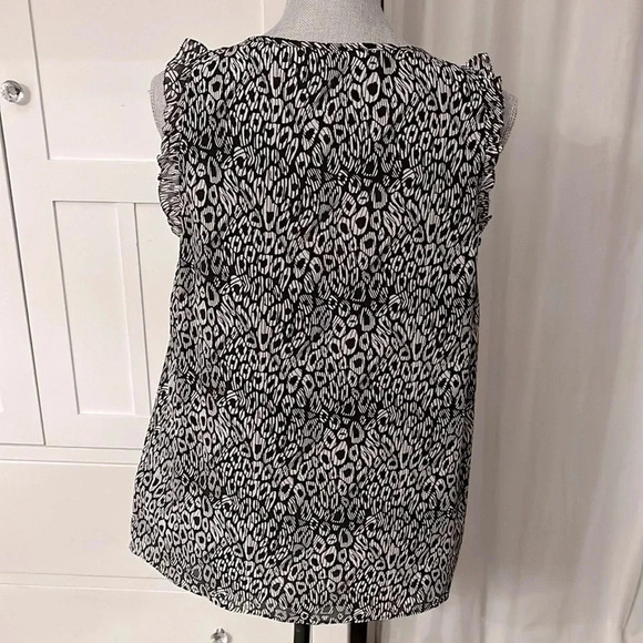 MICHAEL KORS NWOT Animal Print Sleeveless Ruffle Top, Size M - Picture 3 of 13